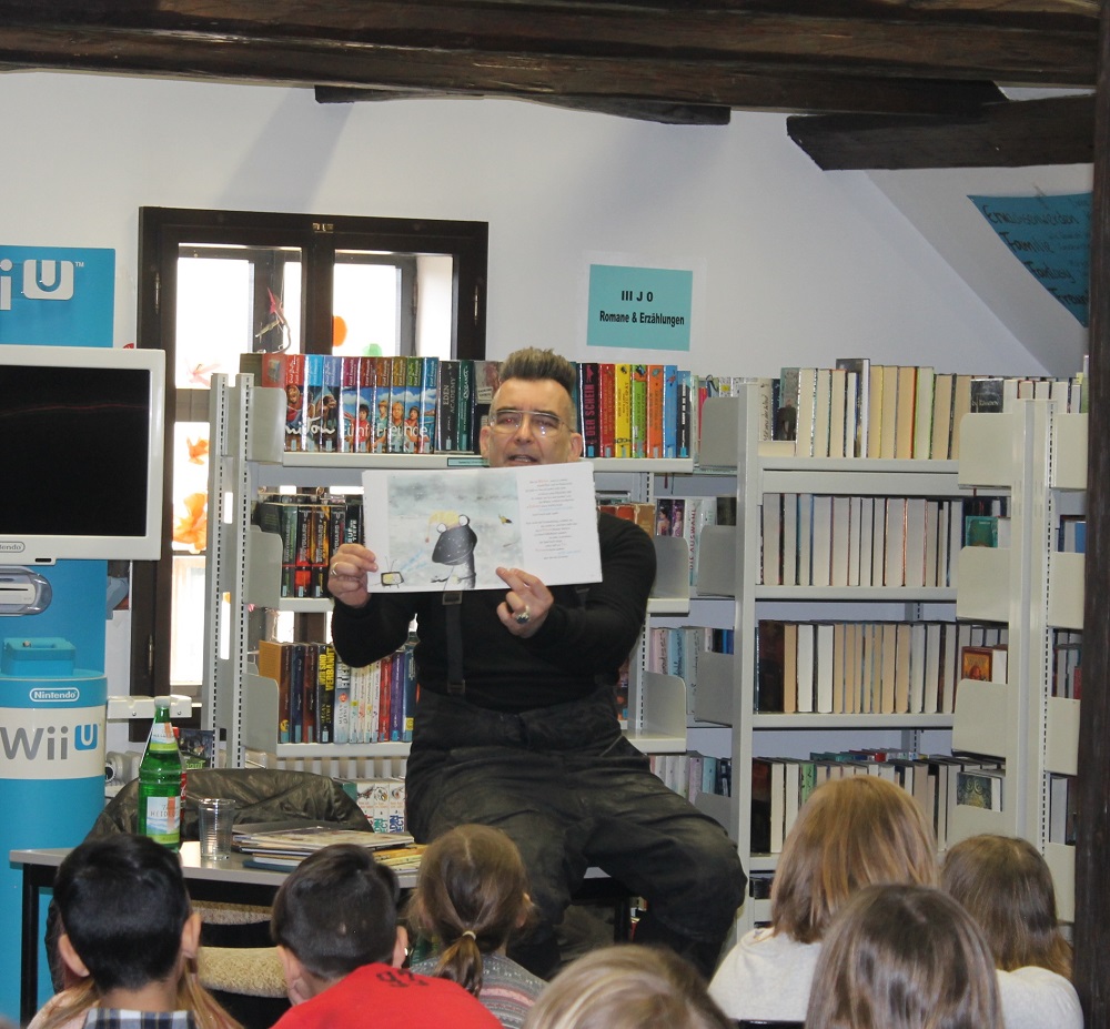 Lesung für Grundschüler mit dem Autor Michael Stavaric