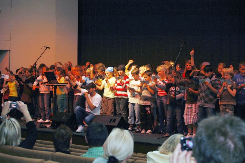 Workshop mit allen Schülern der 3., 4., 5., 6. Klassen und Doppel-U (RAP) „Freude schöner Götterfunken“