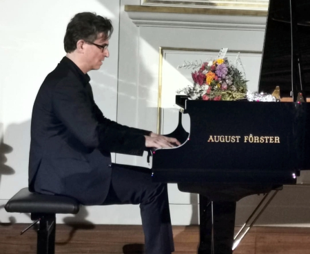 Daniel Heide am Klavier